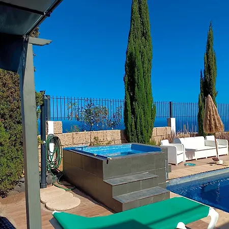 Luxury Sea Views Heated Pool Private Jacuzzi Wifi Bbq Parking Tennis Court Villa *