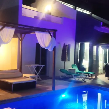 Luxury Sea Views Heated Pool Private Jacuzzi Wifi Bbq Parking Tennis Court Villa