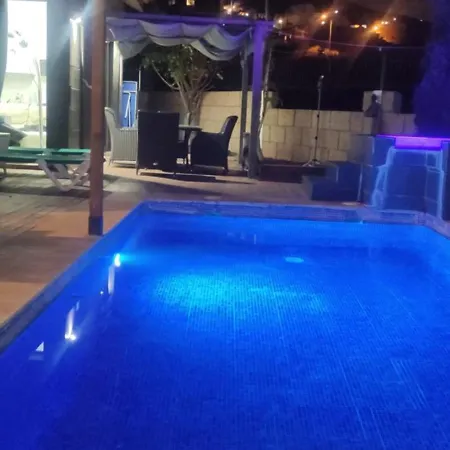 Vila Luxury Sea Views Heated Pool Private Jacuzzi Wifi Bbq Parking Tennis Court Candelaria